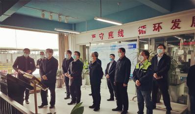 	重慶市委常委、市政府常務(wù)副市長吳存榮一行蒞臨巨科調(diào)研眉頭緊鎖但接連說“好”